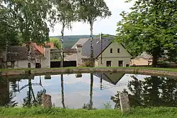 Obecní rybník na návsi