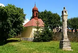 Chlum u České Lípy, boží muka a márnice.jpg