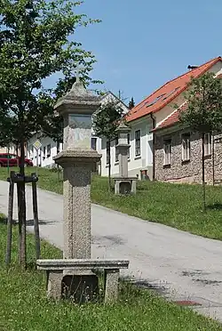 Chlum u Třeboně, ul. Křížová cesta (2020-07-10; 03).jpg