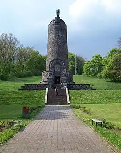 Rakouský (tzv. Jubilejní) pomník bitvy u Chlumce, která se odehrála v roce 1813