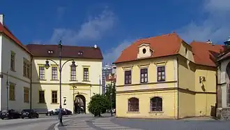 Chomutov, náměstí 1. máje, zámek a fara.jpg