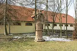 Chomutov-socha sv.Barbory za zooparkem.jpg