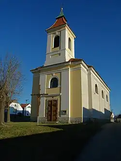 Chotíkov - kostel Povýšení sv. Kříže.jpg