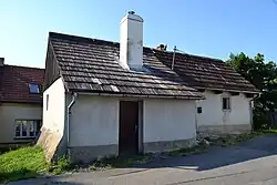 Památkově chráněný venkovský dům Chrášťany 27