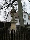 Chraštice, socha svatého Jana Nepomuckého.jpg