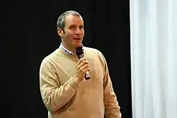 Chris Barrie, herec, který zpodobnil postavu Arnolda J. Rimmera