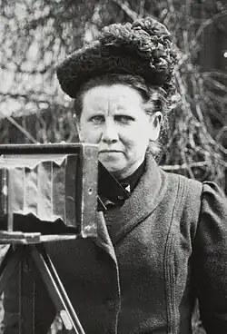 Christina Broom (1910)
