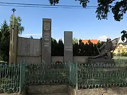 Chudenice, pomník padlým I. a II.světové války.jpg