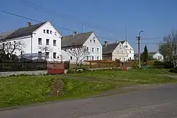 Severní strana návsi