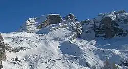 Uprostřed napravo od Cima Grosté