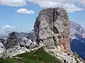 Torre Grande od západu: vpředu Cima Ovest, dále Cima Nord (vlevo) a Cima Sud
