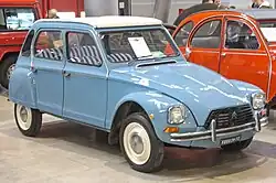 Citroën Dyane vedle 2CV