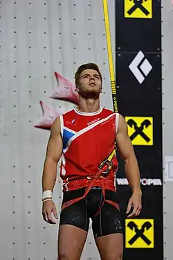 Vladislav Deulin v osmifinále MS 2018 v lezení na rychlost v Innsbrucku