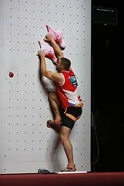 Alexandr Šilov v osmifinále MS 2018 v lezení na rychlost v Innsbrucku