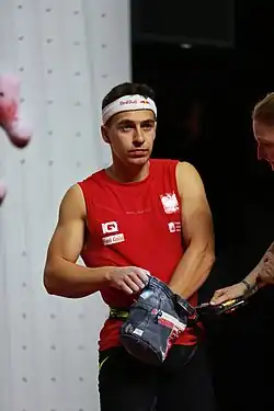 Marcin Dzieński v osmifinále MS 2018 v lezení na rychlost v Innsbrucku