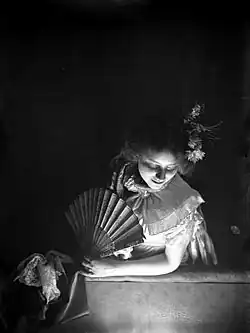 Dívka s vějířem, inscenováno