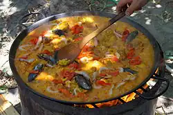 Paella s mořskými plody