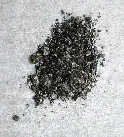 Pevný bromid měďnatý