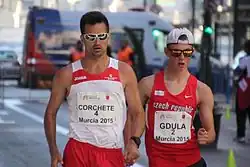 Lukáš Gdula (vpravo) se Španělem Luisem Manuelem Corchetem při závodě Evropského poháru v Murcíi, květen 2015