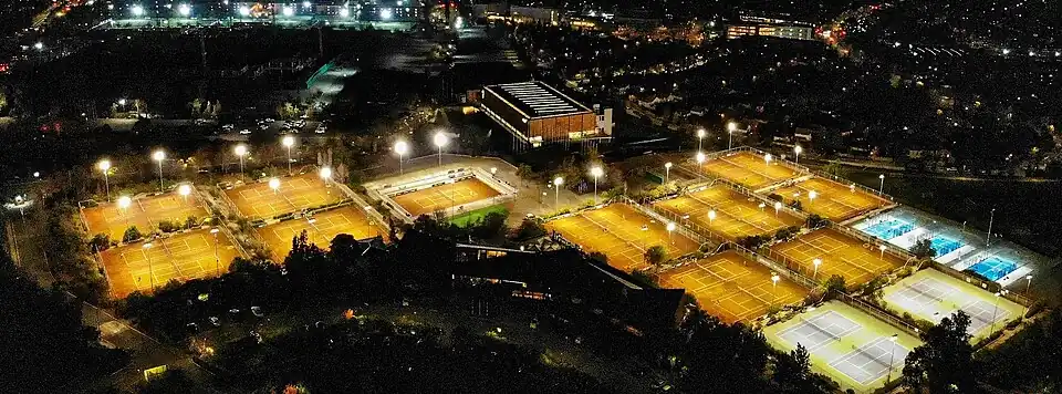 Tenisový komplex Maria Caracciho Onetta v Clubu Universidad Católica v San Carlosu de Apoquindo