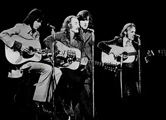 Zleva: Neil Young, David Crosby, Graham Nash a Stephen Stills v roce 1970