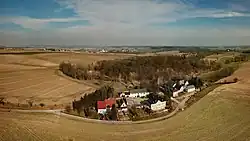 Pohled na Kopšin s Chrósćicemi v pozadí