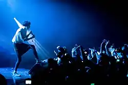 Crystal Castles play a CMJ show @ Webster Hall, NYC, 2008, barevné světelné efekty