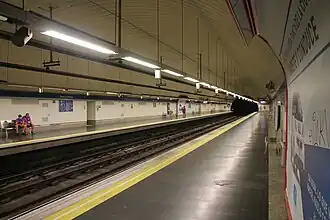 Nástupiště ve stanici Cuatro Caminos