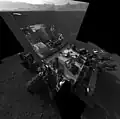 Obrázek roveru Curiosity pohledem kamery NavCam