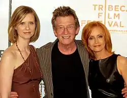 Cynthia Nixonová, John Hurt a Swoosie Kurtz při uvedení filmu na festivalu Tribeca