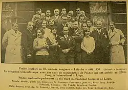 Jindřich Veselý (uprostřed) jako vedoucí české delegace na III. Kongresu UNIMA v Liège (1930).