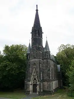 Thunovský pohřební kostel (kaple) od západu