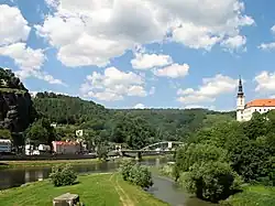 Pohled z železničního mostu v Děčíně na soutok Labe a Ploučnice