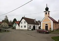 náves s kaplí Panny Marie Bolestné