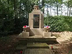 Pomník na místě ženského koncentračního tábora