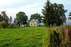 Poslední dům v Děvíně (spadající pod Milhostov)