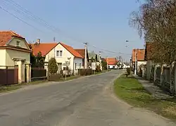 Hlavní ulice v Dřísech