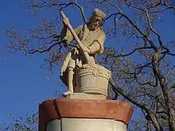 Dřísy - sloup se sochou svatého Václava (6).jpg