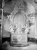 Pohled na oltář v boční kapli