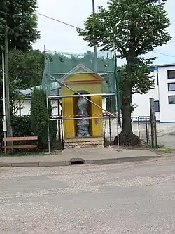 Dřevěnice, oprava pomníka.jpg