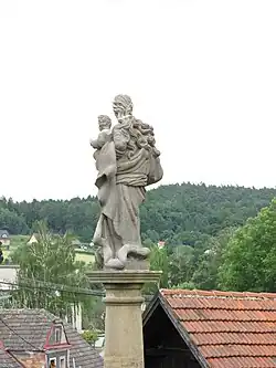 Dřevěnice, sousoší.jpg