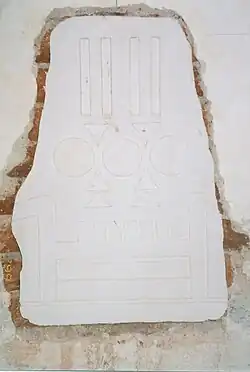 Vkládání štukových prvků odlitých z jednotné matrice