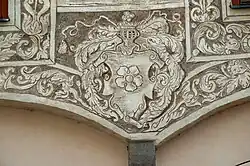 Pohled z Velkého náměstí, pohled na detaily sgrafit