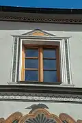 Věžní č.p. 61, Detail výzdoby okna 2. patra směrem do Křišťanovi ulice