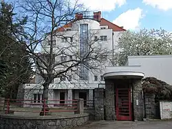 dům čp. 172 spojící na místě původní usedlosti