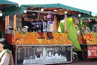 Stánkaři s džusem