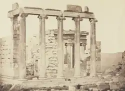 Erechtheion, the Acropolis, Athens, 1860-1870, albuminový tisk, 26.6x37.0 cm, MoMA