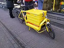 Nákladní kolo společnosti DHL v Amsterdamu