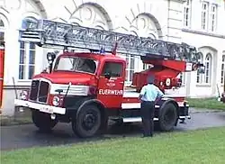 Výsuvný žebřík IFA S4000-1