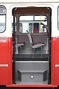 Doplňkové světlo zabudované za dveřmi autobusu Škoda 706 RTO